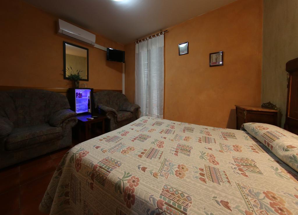 Hotel Rural Ocell Francoli Espluga de Francoli Bagian luar foto